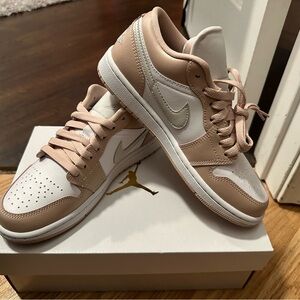 Jordan Women's Tan and White Sneakers